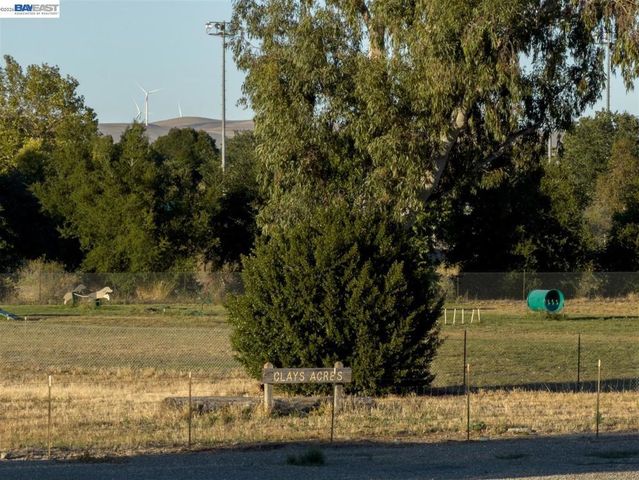 1149 Geneva St, Livermore, CA 94550