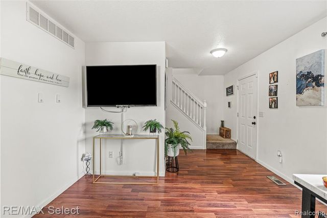 4399 Eagle Lane, Burton, MI 48519