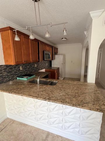 711 Fernwood Drive, West Palm Beach, FL 33405
