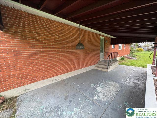2556 Park View Road, Slatington Boro, PA 18080