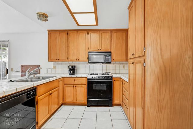 5505 Great Smokey St, Sacramento, CA 95823