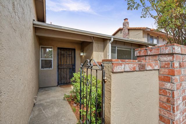 5505 Great Smokey St, Sacramento, CA 95823