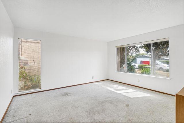 5505 Great Smokey St, Sacramento, CA 95823