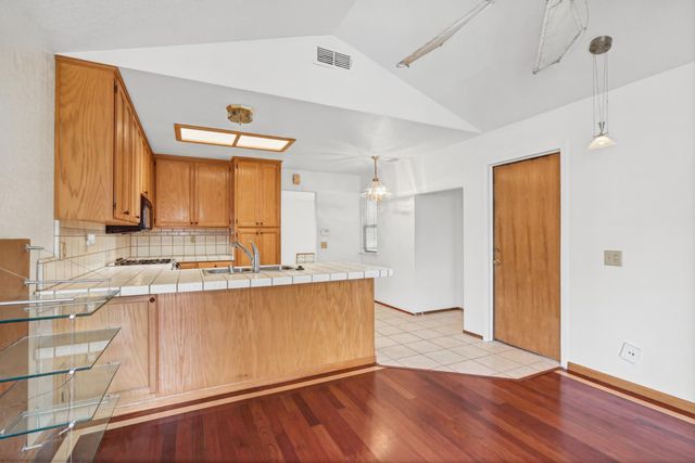 5505 Great Smokey St, Sacramento, CA 95823