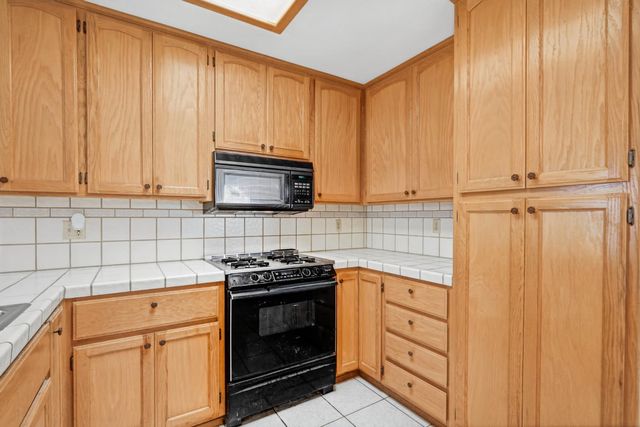 5505 Great Smokey St, Sacramento, CA 95823
