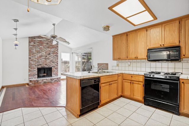 5505 Great Smokey St, Sacramento, CA 95823