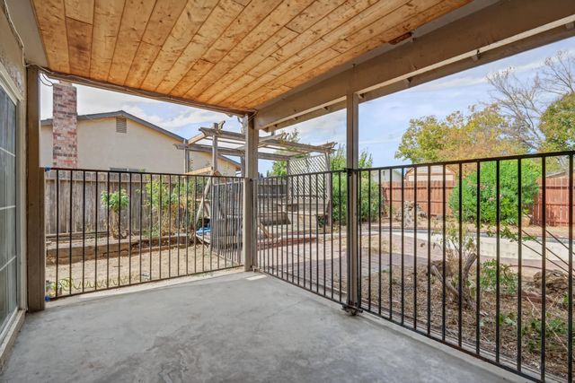 5505 Great Smokey St, Sacramento, CA 95823