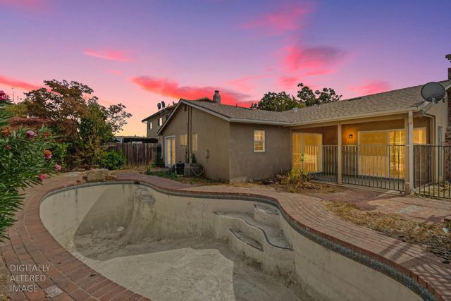 5505 Great Smokey St, Sacramento, CA 95823