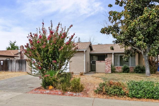 5505 Great Smokey St, Sacramento, CA 95823
