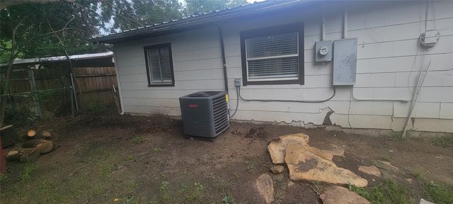 716 N Cummings Drive, Alvarado, TX 76009
