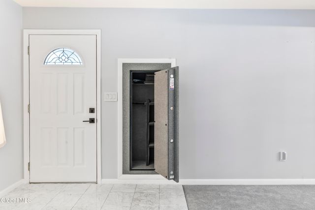 15 Maywood Drive, Glenville, NY 12302