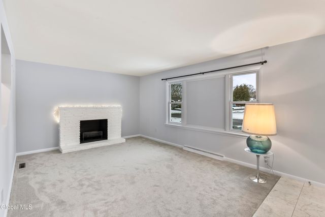 15 Maywood Drive, Glenville, NY 12302