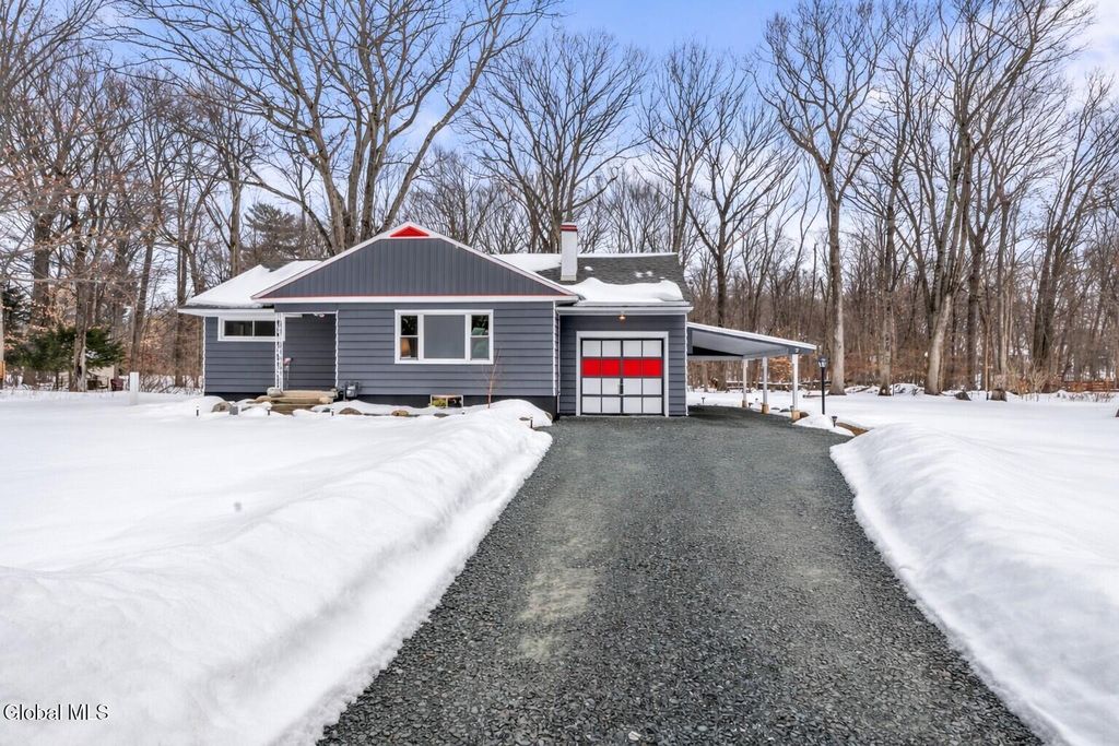 15 Maywood Drive, Glenville, NY 12302