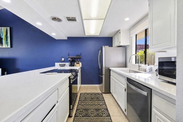 77116 Pauma Valley Way, Palm Desert, CA 92211