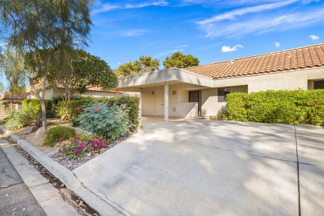 77116 Pauma Valley Way, Palm Desert, CA 92211