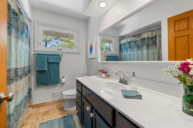 5320 Maddox Lane, Edina, MN 55436