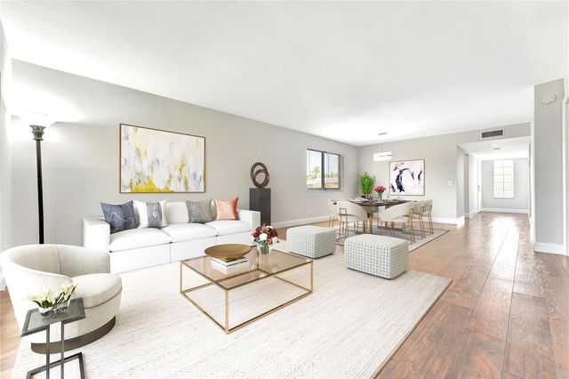 334 Lakeview Drive 204, Weston, FL 33326