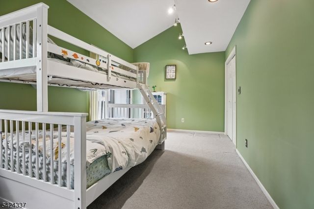 106 Stephanie Dr, North Caldwell Boro, NJ 07006