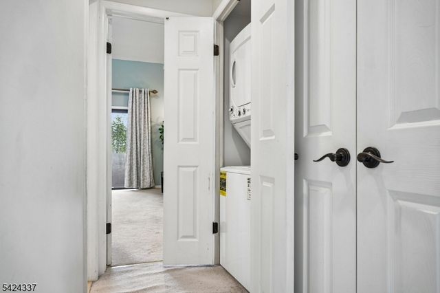 106 Stephanie Dr, North Caldwell Boro, NJ 07006