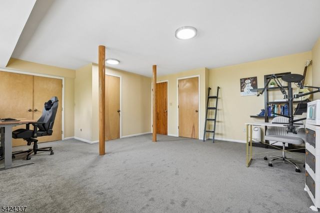 106 Stephanie Dr, North Caldwell Boro, NJ 07006