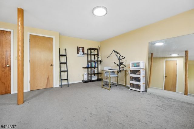 106 Stephanie Dr, North Caldwell Boro, NJ 07006