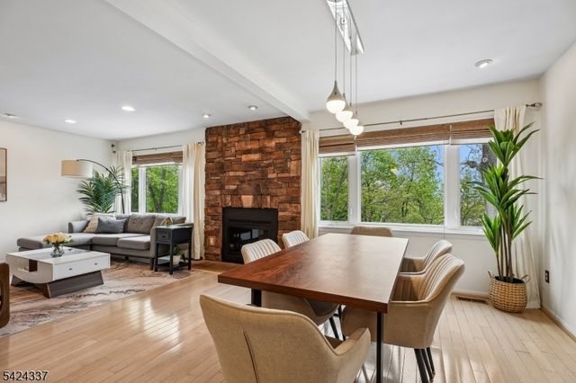 106 Stephanie Dr, North Caldwell Boro, NJ 07006