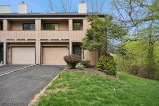 106 Stephanie Dr, North Caldwell Boro, NJ 07006