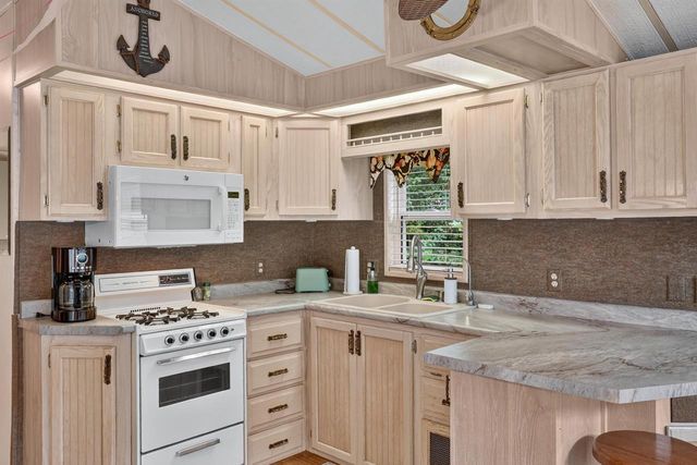 470 Skyline Drive, Edgerton, WI 53534