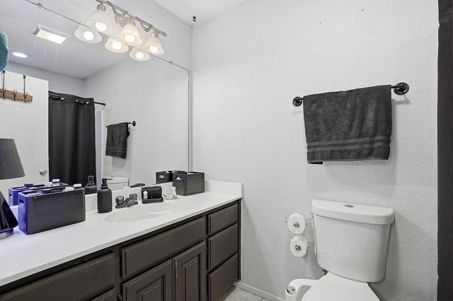 4041 Country Meadows Circle, Granbury, TX 76049