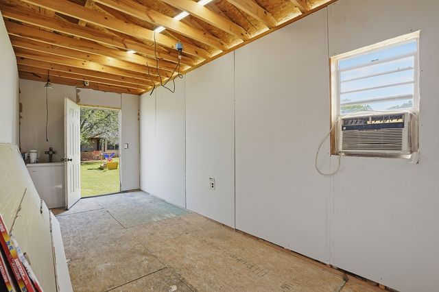 4041 Country Meadows Circle, Granbury, TX 76049