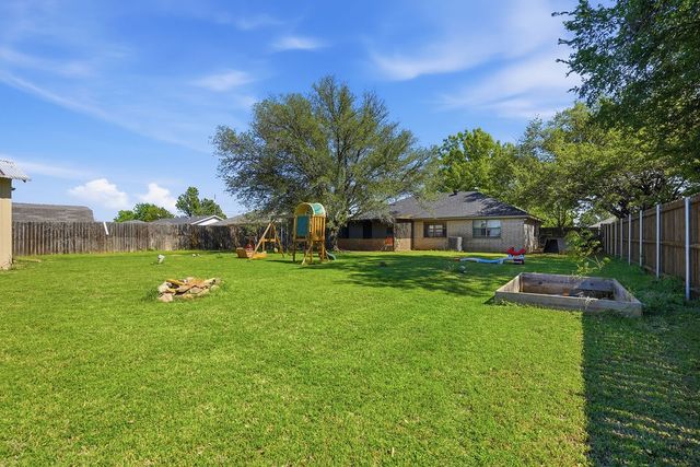 4041 Country Meadows Circle, Granbury, TX 76049