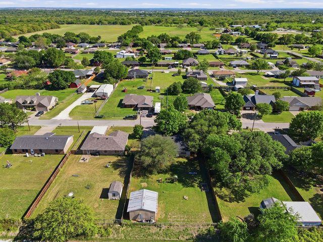 4041 Country Meadows Circle, Granbury, TX 76049