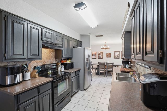 4041 Country Meadows Circle, Granbury, TX 76049