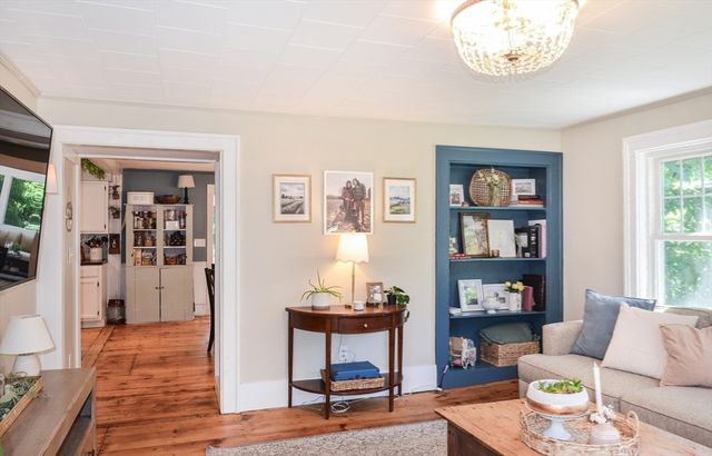 22 Harris St, Clinton, MA 01510