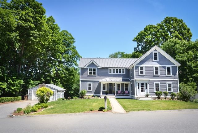 22 Harris St, Clinton, MA 01510