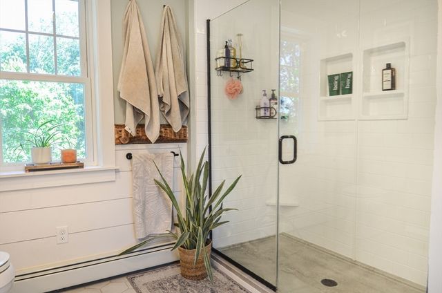 22 Harris St, Clinton, MA 01510