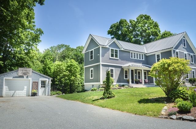 22 Harris St, Clinton, MA 01510