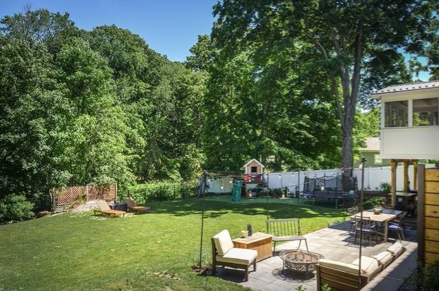 22 Harris St, Clinton, MA 01510