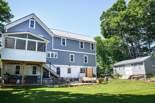 22 Harris St, Clinton, MA 01510
