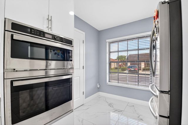 6306 White Sabal Palm Lane, Greenacres, FL 33463