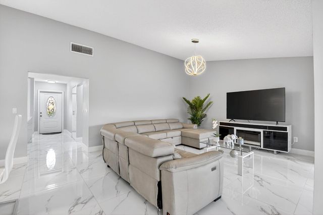 6306 White Sabal Palm Lane, Greenacres, FL 33463