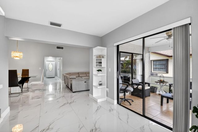 6306 White Sabal Palm Lane, Greenacres, FL 33463