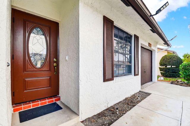 6306 White Sabal Palm Lane, Greenacres, FL 33463