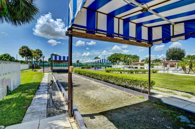 6306 White Sabal Palm Lane, Greenacres, FL 33463