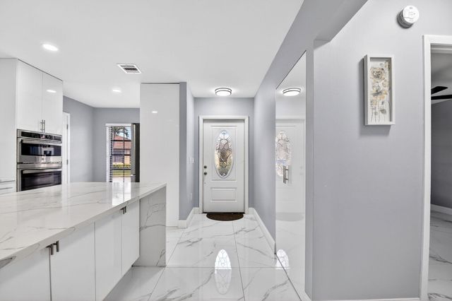 6306 White Sabal Palm Lane, Greenacres, FL 33463