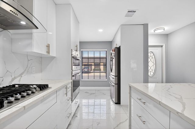 6306 White Sabal Palm Lane, Greenacres, FL 33463