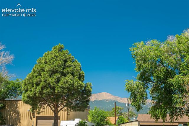 3025 Grandview Street, Colorado Springs, CO 80907