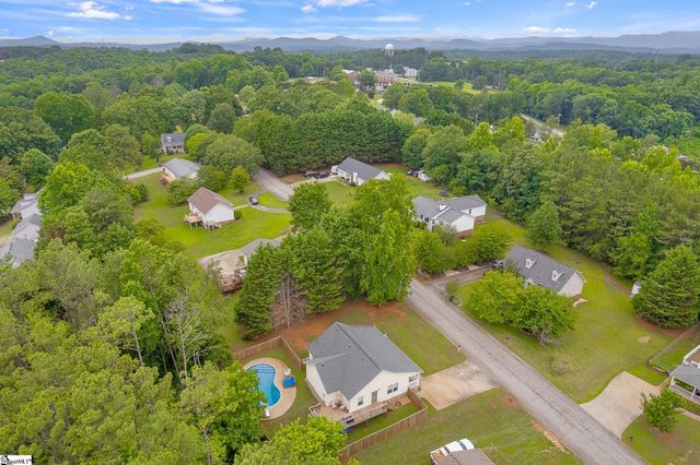 217 Lakewood Drive, Pickens, SC 29671