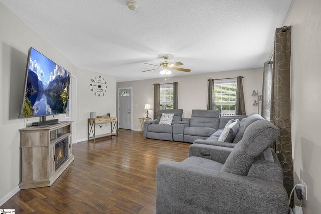 217 Lakewood Drive, Pickens, SC 29671