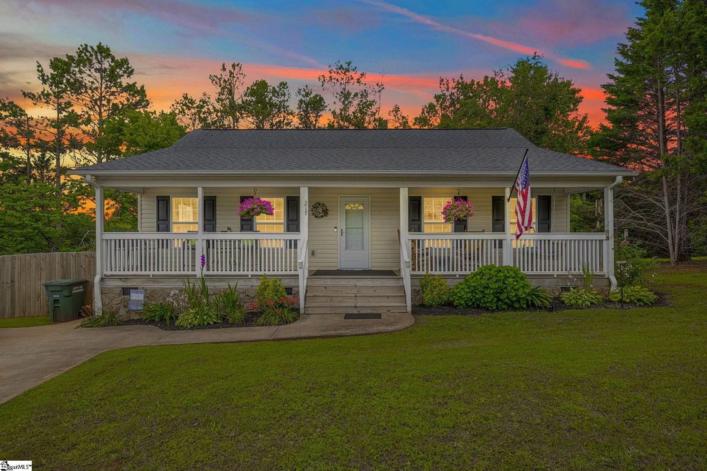 217 Lakewood Drive, Pickens, SC 29671